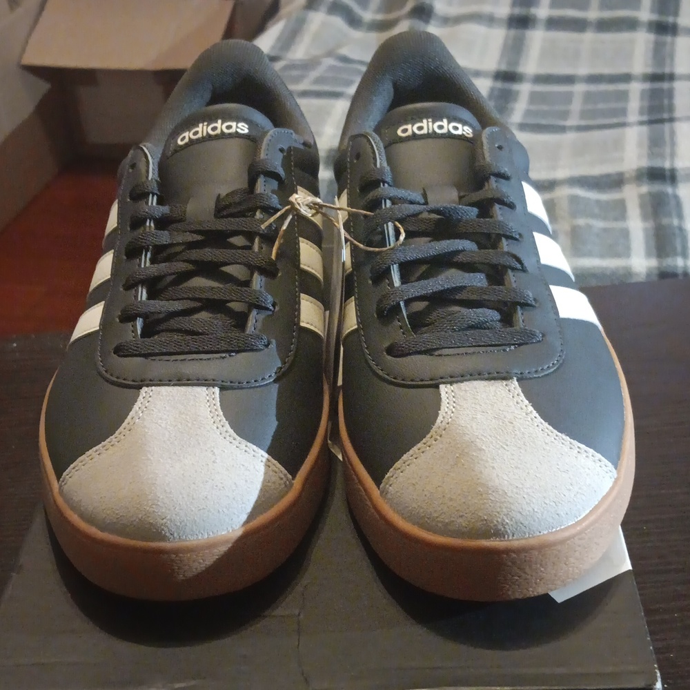 adidas VL Court Base "Black/Grey/Gum" M8.5/W9.5 NWT & Box - Picture 4 of 10